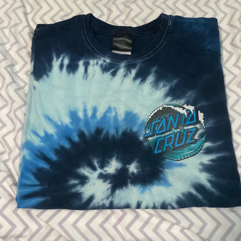 santa cruz medium t-shirt